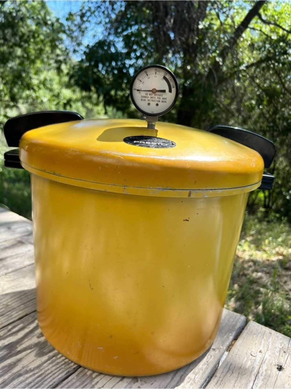 1970’s vintage Presto pressure canner 21-quart in "Harvest Gold"